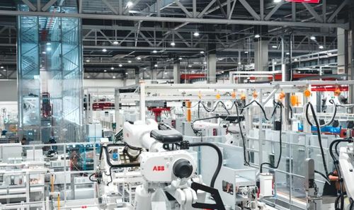 每万人1045台机器人 上海智能工厂与场景应用双冠背后的AI软件基石